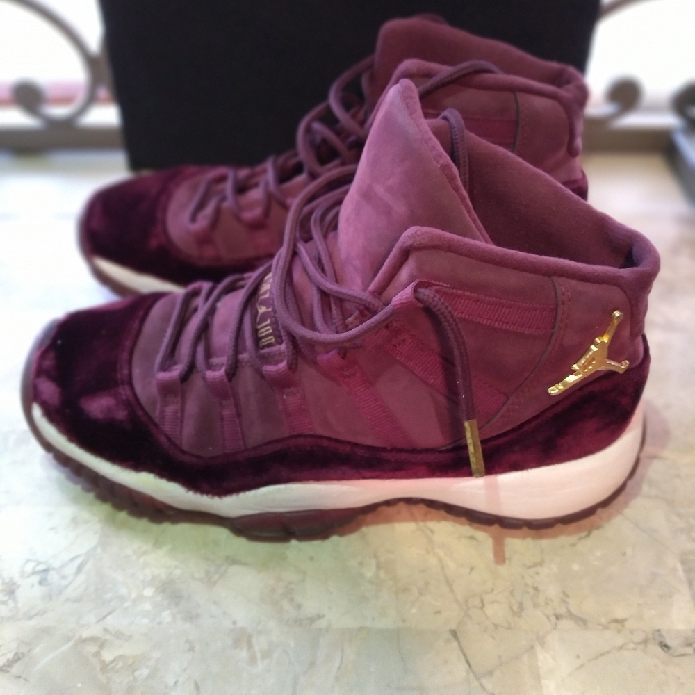 Jordan 11 Retro Heiress Night Maroon Size 4Y 852625-650